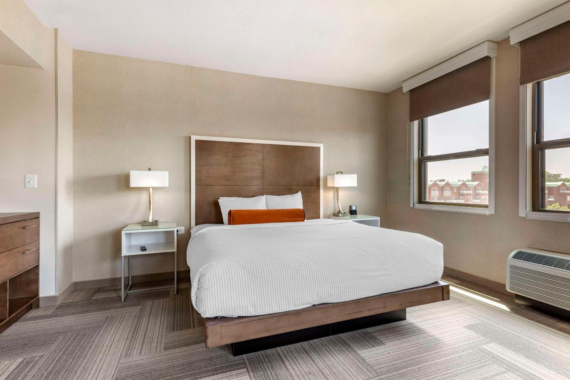 Cambria Hotel Rockville Esterno foto