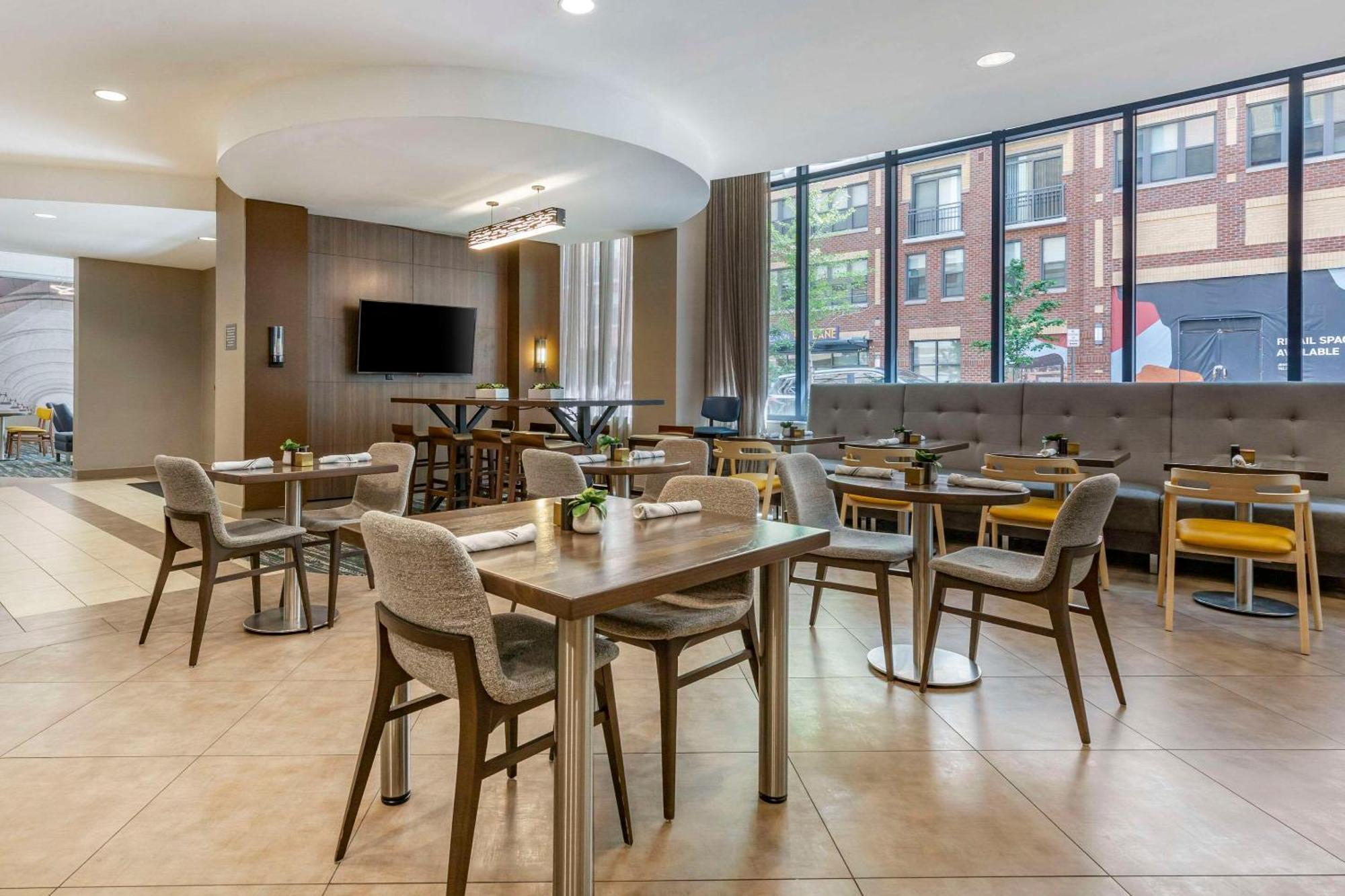 Cambria Hotel Rockville Esterno foto