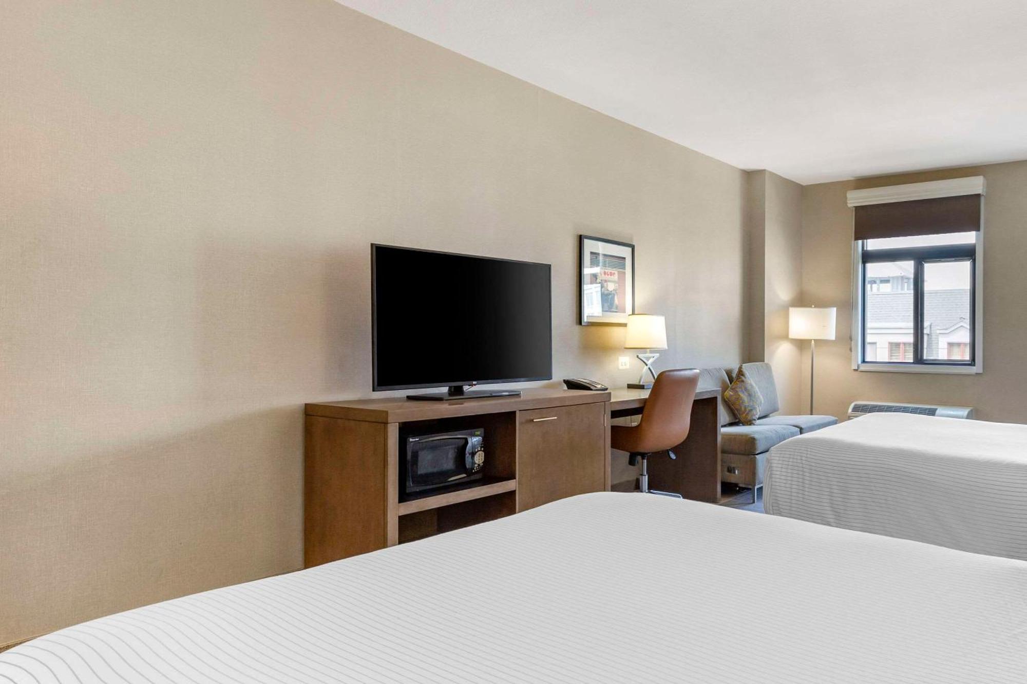 Cambria Hotel Rockville Esterno foto